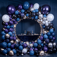 Guirlande d'arche de ballons or, noir et blanc pour mariage et fête, par Balloon Factory, incluant des ballons de 5 à 36 pouces.