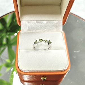 Anillo de Oro de 14k con Piedra Preciosa de Peridoto Verde Tallado, Moderno y Popular, con Incrustaciones Geométricas <span class=keywords><strong>para</strong></span> Mujer, Regalos de Navidad <span class=keywords><strong>para</strong></span> <span class=keywords><strong>Adolescentes</strong></span> - Product Image 3