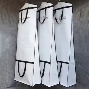 Housse de costume et sac de courses pliable double usage, personnalisable avec logo, en non-tissé épais, imprimé, anti-poussière et écologique - Product Image 3