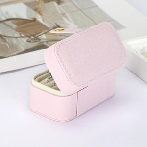 Estuche de Joyería Portátil Mini de PU Hecho a Mano con Cierre de Botón - Almacenamiento para Aretes, Anillos y Joyas - Product Image 5