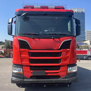 Market 2800L Pickup Truck Diesel Tilt Fire Fighting Truck Tanque de agua 4X4 para Scania - Product Image 2