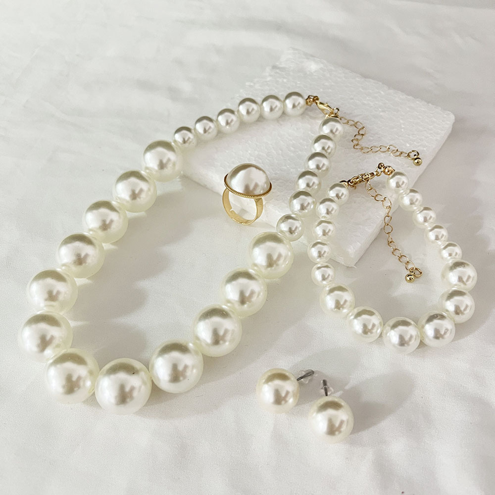 Blanc (l'anneau est ajustable)