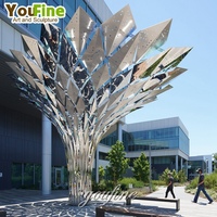 Escultura de Gran Tamaño en Acero Inoxidable para Árbol, Acabado Espejo, para Jardín, Patio, Paisaje con Vista a la Montaña