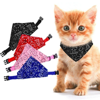 Collier réglable en polyester pour chien d'été et d'hiver Collier triangle pour chat Bandana imprimé Serviette de salive pour animaux de compagnie Fournitures