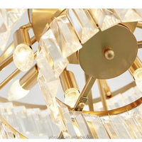 Lampe suspendue. Luminaire de salon. Lustre de luxe. Fabrication de lustres sur mesure. Décoration d'éclairage pour la maison.