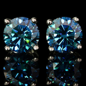 Boucles d'oreilles unisexes en moissanite GRA plaqué or argent sterling 925, taille brillant 5mm/6.5mm, bleu Klein, test diamant positif, style Hip Hop - Product Image 1
