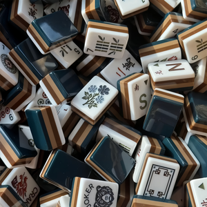 Set da Mahjong da Viaggio Personalizzato Orso Nero, 160 Tessere Incise in Acrilico a 4 Strati, Lusso Americano, Blu - Disponibile all'Ingrosso - Product Image 3