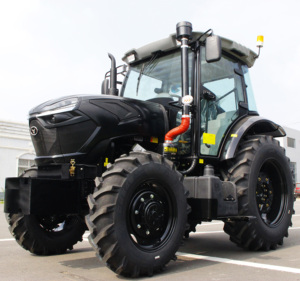 Tracteur 4x4 de 190 CV avec châssis de sécurité et transmission 8+2 pour ensilage - Product Image 3