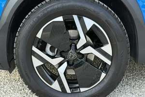 Voitures SUV <span class=keywords><strong>Peugeot</strong></span> <span class=keywords><strong>2008</strong></span> 1.2 Pure Tech Allure S&S EAT8 2023 abordables, prêtes à être expédiées - Product Image 2