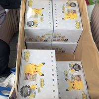 Nouvel Arrivage Scellé Original Pokémon Peluche Cheeks Plush Toy Boîte Cadeau Présentoir de Cartes Boîte Mystère Incluant 151 Boîtes de Boosters