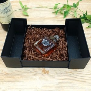 Boîte d'emballage de parfum haut de gamme écologique avec doublure en éponge et pelliculage mat pour bougies d'aromathérapie et utilisation automobile - Coffret cadeau pour homme - Product Image 3