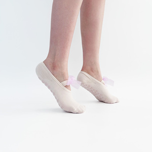Premium Anti-Slip Pilates <strong>Socks</strong> <strong>for</strong> <strong>Gym</strong> Yoga Studio Soft Comfortable Breathable No-show <strong>Socks</strong> with Pink Lace Bow Decoration - Product Image 3