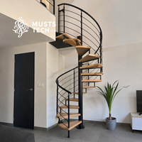 Escalier en colimaçon de conception haut de gamme pour hall de villa, projet de collaboration avec des designers
