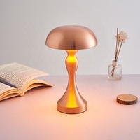 Lampe de table de chevet moderne pour chambre à coucher et salon Lampe de bureau à DEL en fer sans fil avec batterie et port de chargement USB