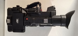 Caméscope portable d'<span class=keywords><strong>occasion</strong></span> Panasonic AUPX360MC 4K pour la diffusion de nouvelles - Product Image 4