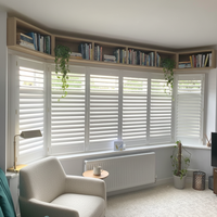 Fournisseur en gros de volets extérieurs en faux bois résistant aux chocs, lames horizontales, couverture de porte coulissante pour patio, volets de plantation