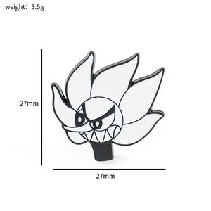 بروش لعبة المغامرة بالأبيض والأسود بارد رأس كأس - Product Image 3
