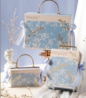 Boîte cadeau Saint Valentin Papier carton avec poignée Boîte d'emballage de parfum en carton rigide de luxe personnalisée