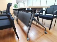 Vente en gros de mobilier de bureau moderne table de réunion de formation sectionnelle pliable pour salle de conférence bureau pliable