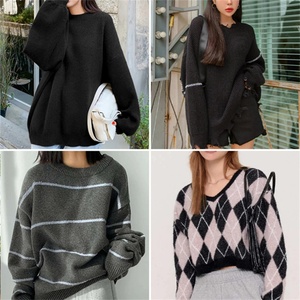 Stock de robes, hauts, t-shirts et pantalons, produits assortis, vêtements neufs et d'occasion - Product Image 2