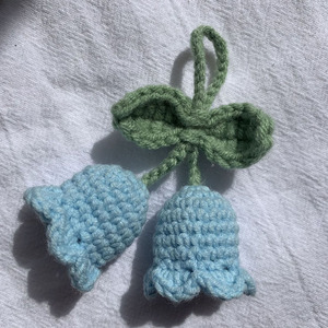 Llavero de Ganchillo con Forma de Flor de Convallaria, Accesorio Colgante para Espejo Retrovisor de Coche, Llavero de Tulipán Hecho a Mano - Product Image 2