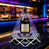 Support d'affichage de bouteille d'alcool en acrylique LED personnalisé, présentoir géométrique pour une seule bouteille avec logo personnalisé pour bar et présentation en magasin