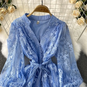 <span class=keywords><strong>Abiti</strong></span> <span class=keywords><strong>Lunghi</strong></span> <span class=keywords><strong>Estivi</strong></span> da Donna <span class=keywords><strong>di</strong></span> Alta Gamma Francesi 2025 con Ricami, Scollo a V e Maniche a Lanterna - Product Image 5