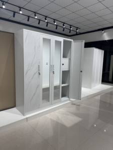 <span class=keywords><strong>Armadio</strong></span> moderno in acciaio Freestanding <span class=keywords><strong>armadio</strong></span> <span class=keywords><strong>con</strong></span> 4 porte <span class=keywords><strong>scorrevoli</strong></span> Design a <span class=keywords><strong>specchio</strong></span> vestiti appesi caratteristica camera da letto - Product Image 2