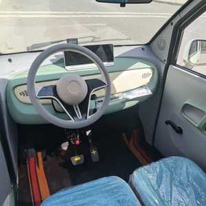 Mini Auto Elettrica a 4 Ruote con Cabina Chiusa per Adulti, Micro EV per Spostamenti Urbani a Breve Distanza - Product Image 3