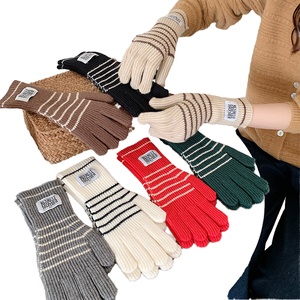 ถุงมือกอล์ฟฤดูหนาวสำหรับผู้ชายมือขวา คุณภาพสูง หนังคาเบรตต้าพรีเมียม เป็นมิตรกับสิ่งแวดล้อม ทนทาน คลาสสิก สีทอง/เหลือง สำหรับเล่นกีฬา - Product Image 4