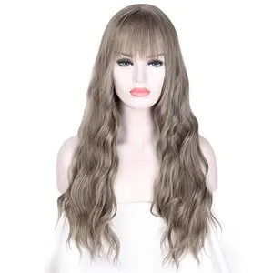 Aisi Haar Hoge Temperatuur Fiber Natuurlijke Wave Lange Pruiken Kinky Krullend Mix Lichtbruin Lang Golvend Cosplay Pruiken Met Pony