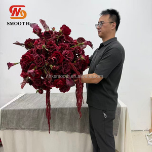 SMOOTH Bola de Flores Artificiales Color Borgoña para Boda con Rosa Roja, Anturio y Amaranto Colgante, Arreglo Floral para Centro de Mesa - Product Image 1