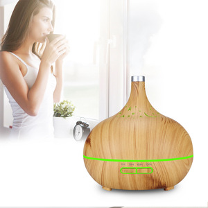 Diffuseur d'arômes YX-158 Stars And Moon 0,5L, design imitation bois, humidificateur pour la maison, le bureau et l'intérieur - Product Image 1