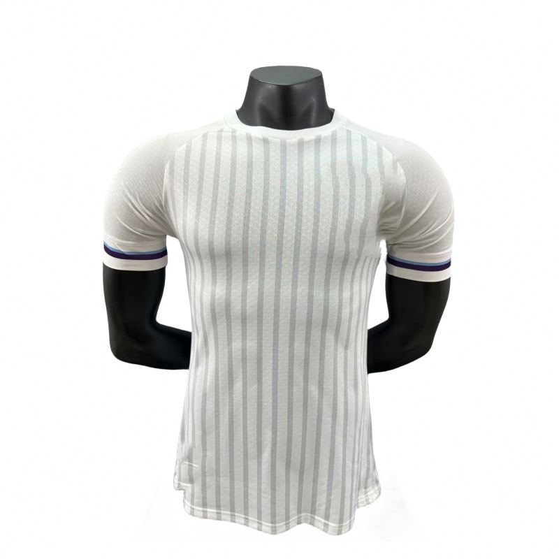 Camiseta Blanca rayada Uruguay 2024 post
