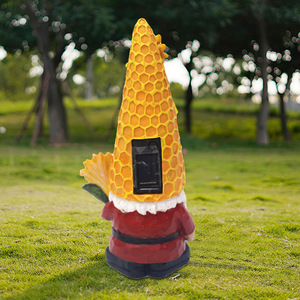 Adorno de Gnomo Amarillo con Lámpara Solar en Forma de Abeja, Decoración de Jardín con Forma de Girasol, Acabado Pintado Irregular - Product Image 2