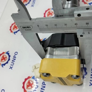 1774752 177-4752หัวฉีดน้ำมันเชื้อเพลิงสำหรับ3126B 3126เครื่องยนต์ CAT938G CAT953C - Product Image 5