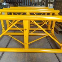 Section de mât de monte-charge de chantier Q345B en acier structurel haute résistance, anticorrosion, longueur personnalisable, compatible SC200/200 et autres
