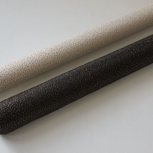 Cuero Sintético Metalizado de 0.5 <span class=keywords><strong>mm</strong></span> con Patrón Floral en Relieve, Tela de PVC para Tapicería, Papel Tapiz, Cajas y Escritorios - Product Image 4