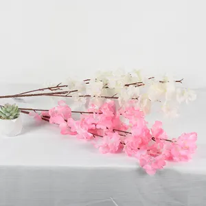 Offre Spéciale monocouche sakura fleurs de cerisier tiges à la main suspendus soie fleurs artificielles branche pour fête maison décoration murale