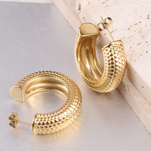 <b>Huggie</b> Earrings C-Shaped Chunky Fish Scale Design Gold <b>Silver</b> Stainless Steel For Women Fashion Jewelry - Product Image 3