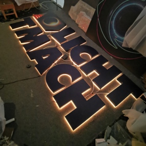 LED Backlit <span class=keywords><strong>Sinage</strong></span> Gương Đánh Bóng 3D Signage Trong Nhà Tiếp Nhận <span class=keywords><strong>Sinage</strong></span> - Product Image 4