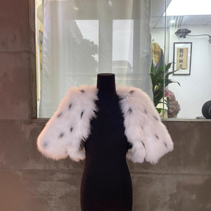 Nouvelle Écharpe Courte en Véritable <span class=keywords><strong>Fourrure</strong></span> de Renard Imperméable et Moelleuse pour Femme – Idéale pour Mariages et Soirées – Étole Élégante en <span class=keywords><strong>Fourrure</strong></span> - Product Image 2