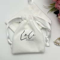 Sac à cordon en velours blanc personnalisé avec logo imprimé, petit sac cadeau pour bijoux, pochette pour bague, boucles d'oreilles, bracelet, emballages, sacs, pochettes
