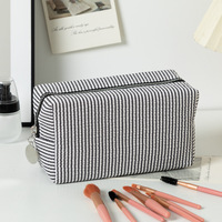Sac de maquillage à rayures pour femmes et filles, cadeau de Noël, demoiselle d'honneur, sac de rangement cosmétique à fermeture éclair, trousse de maquillage mignonne, organisateur