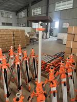 Station Totale GNSS RTK GPS Niveau Laser avec Trépied Élévateur Télescopique en Alliage d'Aluminium et Accessoires