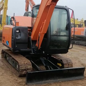 Excavadora Usada ZAXIS de 6 Toneladas, Modelo 2022, Tipo Oruga Naranja, Equipo Pesado con Motor Hitachi y Componentes Hidráulicos - Product Image 3