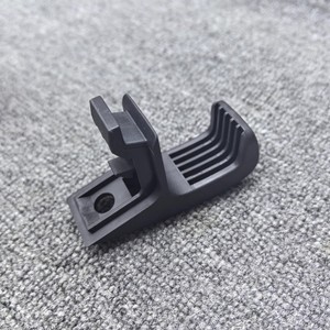 ตะขอแขวนพนักพิงศีรษะรถยนต์ SEAT รุ่น 5JA867615A วัสดุ ABS สำหรับรุ่น DZ สีดำ แบบกันลื่น - Product Image 1