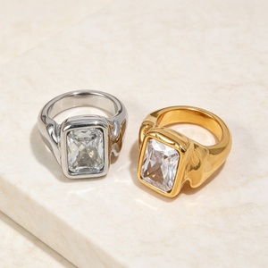 Vintage Fashion Hammered Texture 18K <strong>Gold</strong> Plated Stainless Steel Rectangle CZ Chunky <strong>Signet</strong> <strong>Ring</strong> for <strong>Ladies</strong> - Product Image 3
