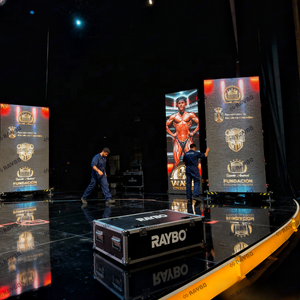 Écran LED d'intérieur RAYBO à louer, série OptiFlex, HD P3.91, taille 62 ㎡   Toile de fond de scène LED pour les compétitions de musculation espagnoles. - Product Image 4