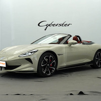 MG Cyberster, voiture électrique sportive cabriolet purement électrique, au design tendance, très demandée.